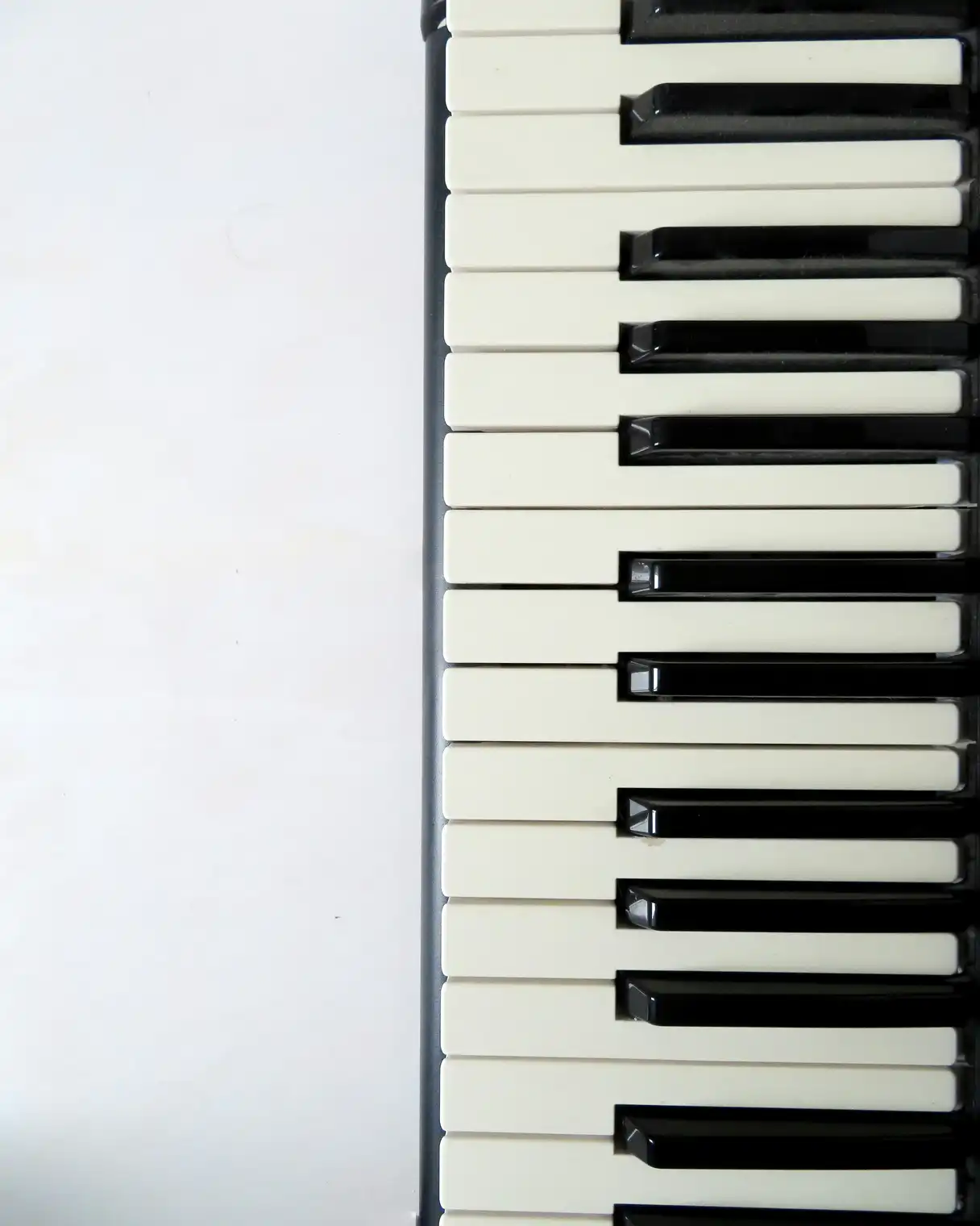 An image of a musical device.